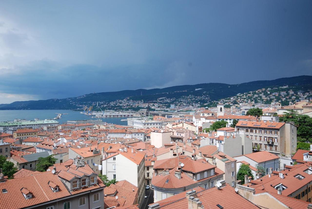 Boat House Apartment Trieste Bagian luar foto